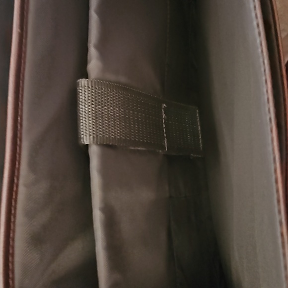 *NWOT WILSONS LEATHER Briefcase - Picture 10 of 16
